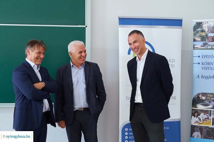 Tanterem átadó az ÉVISZ-ben