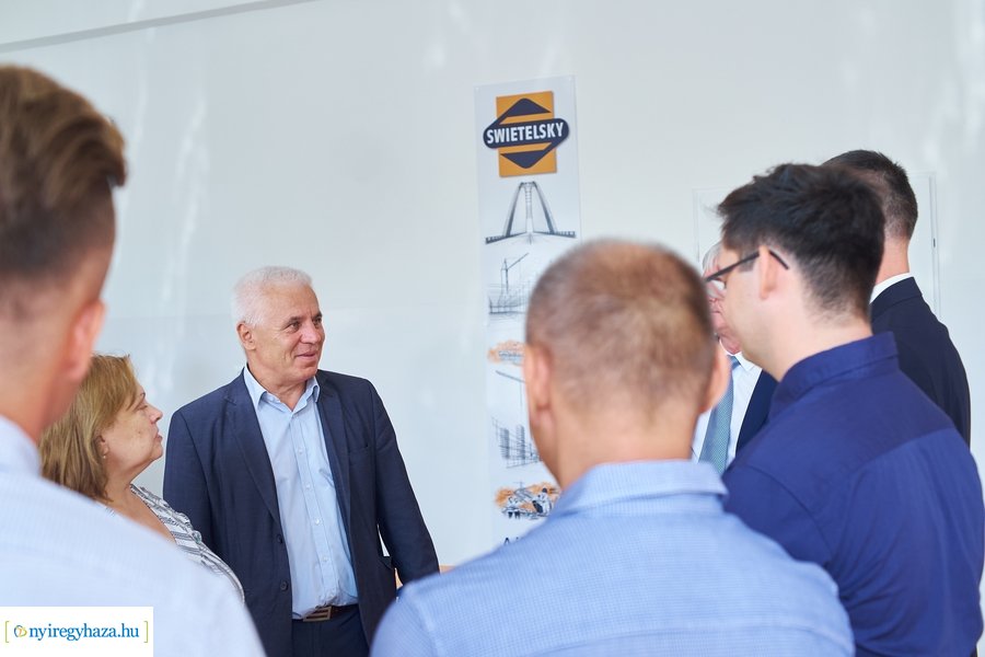 Tanterem átadó az ÉVISZ-ben