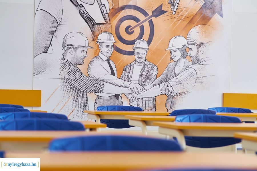 Tanterem átadó az ÉVISZ-ben