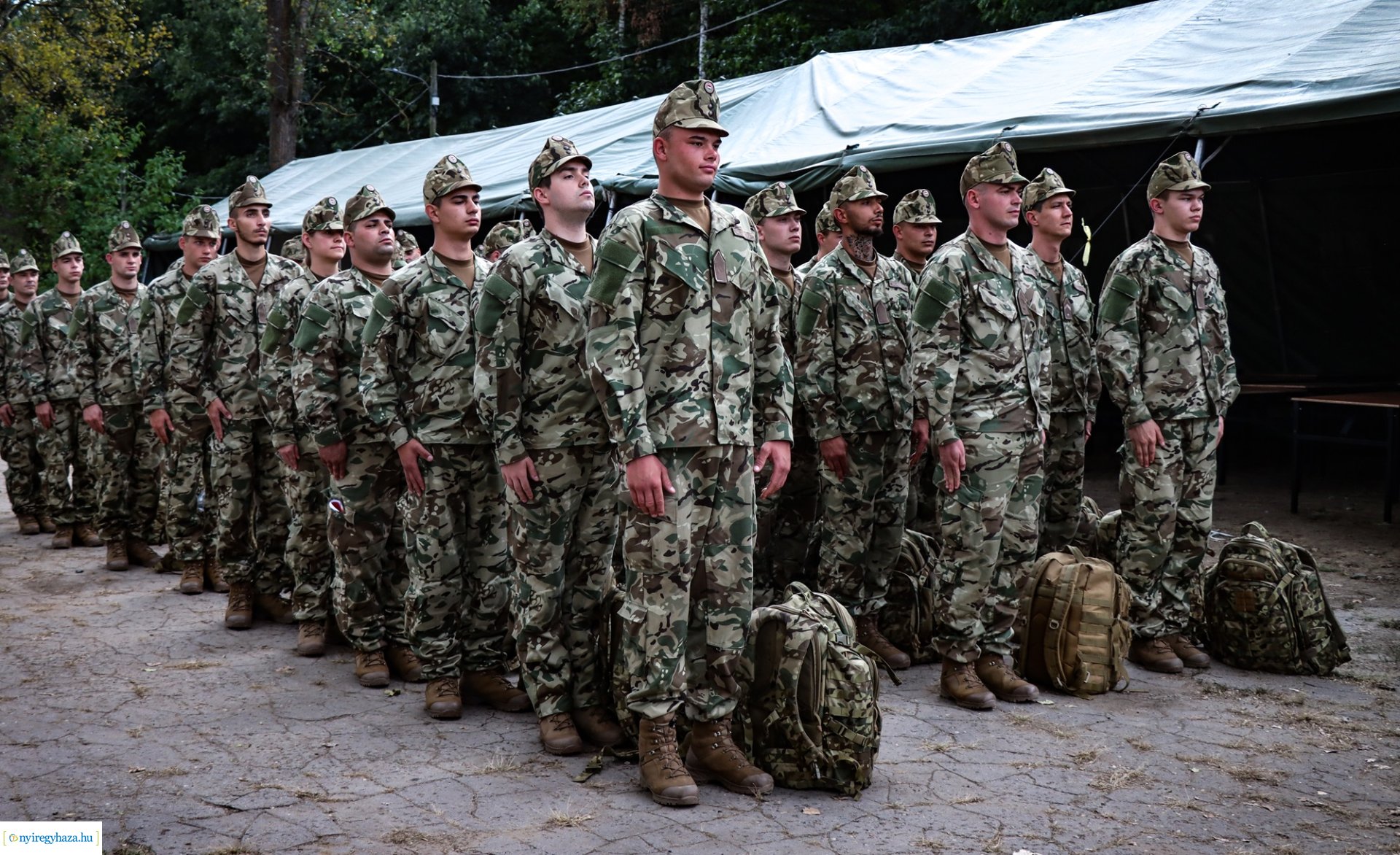 Tartalékos katonák is segítik az árvízi védekezést