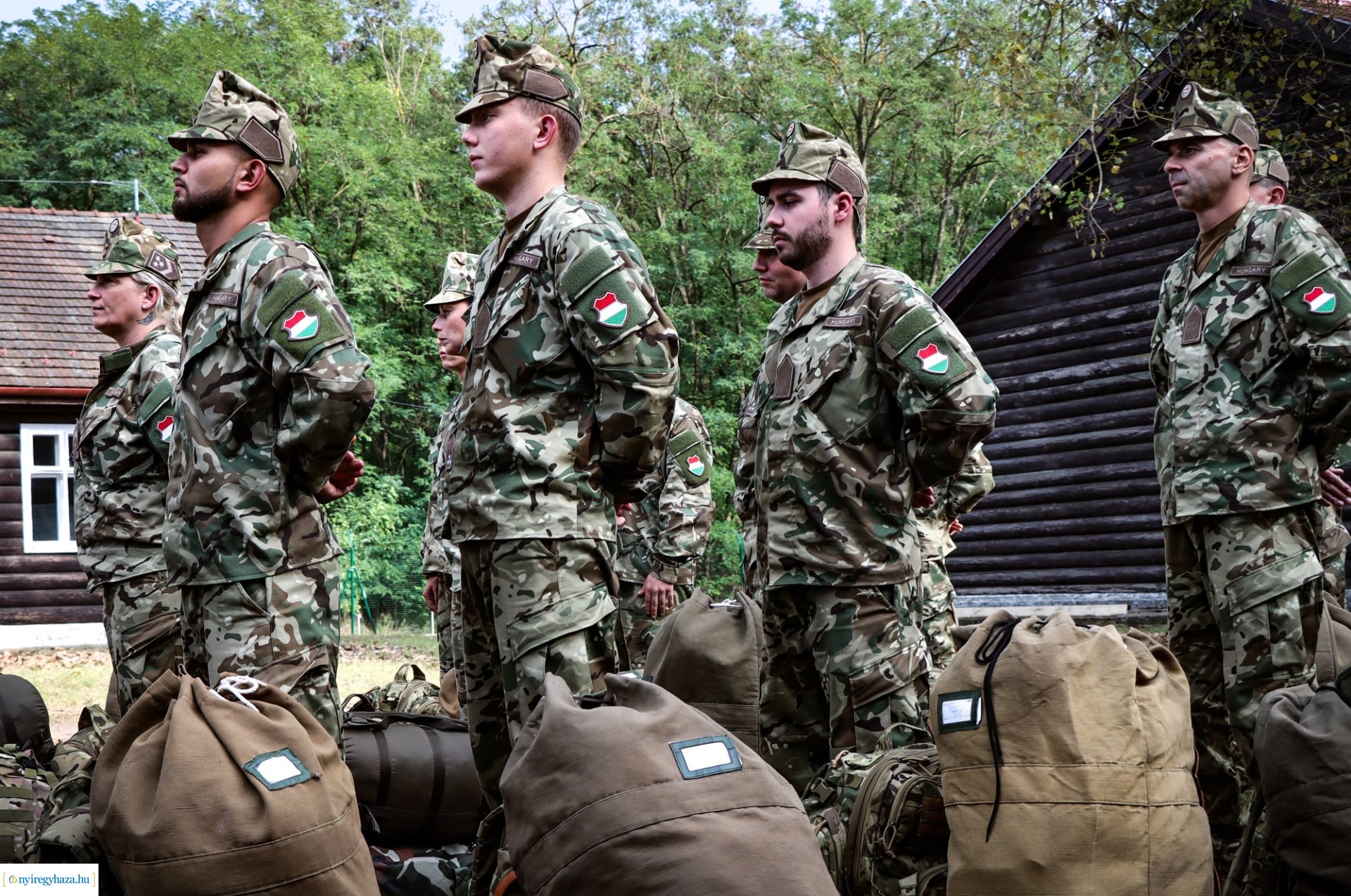 Tartalékos katonák is segítik az árvízi védekezést