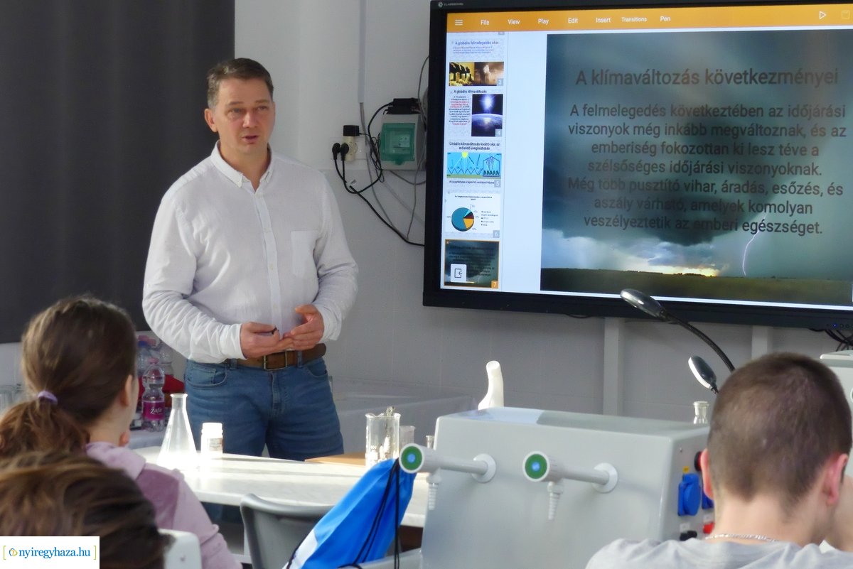 Tantermi fejlesztések a Kossuth gimnáziumban