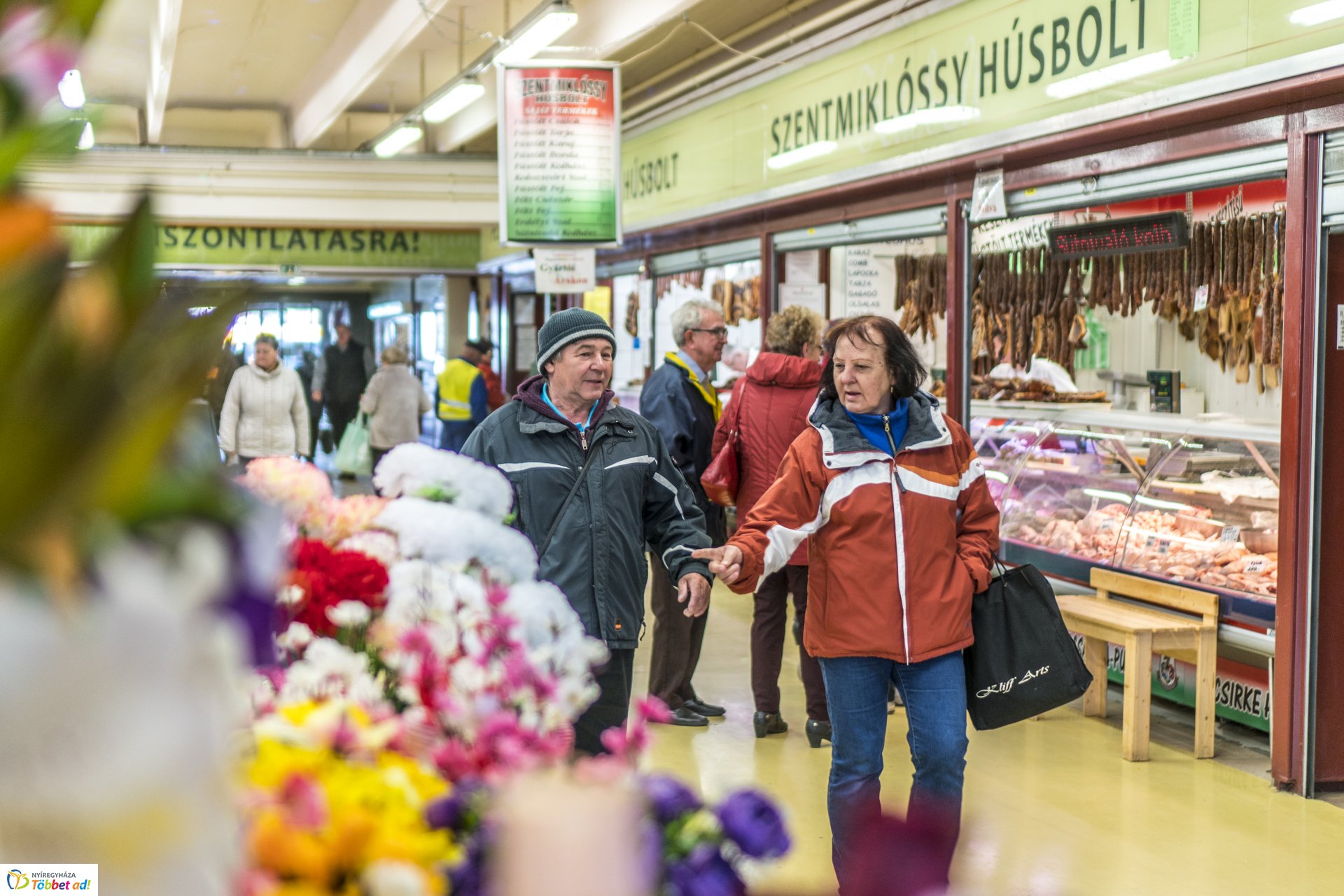 Tavaszi pillanatok a Búza téri piaccsarnokban