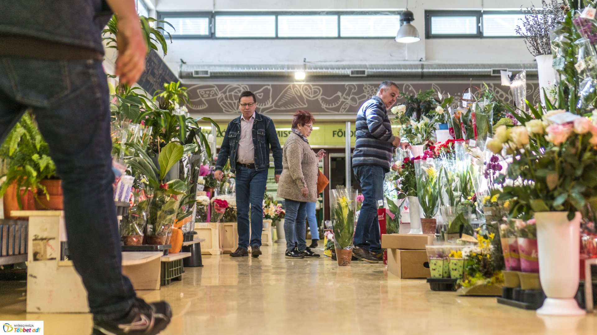 Tavaszi pillanatok a Búza téri piaccsarnokban