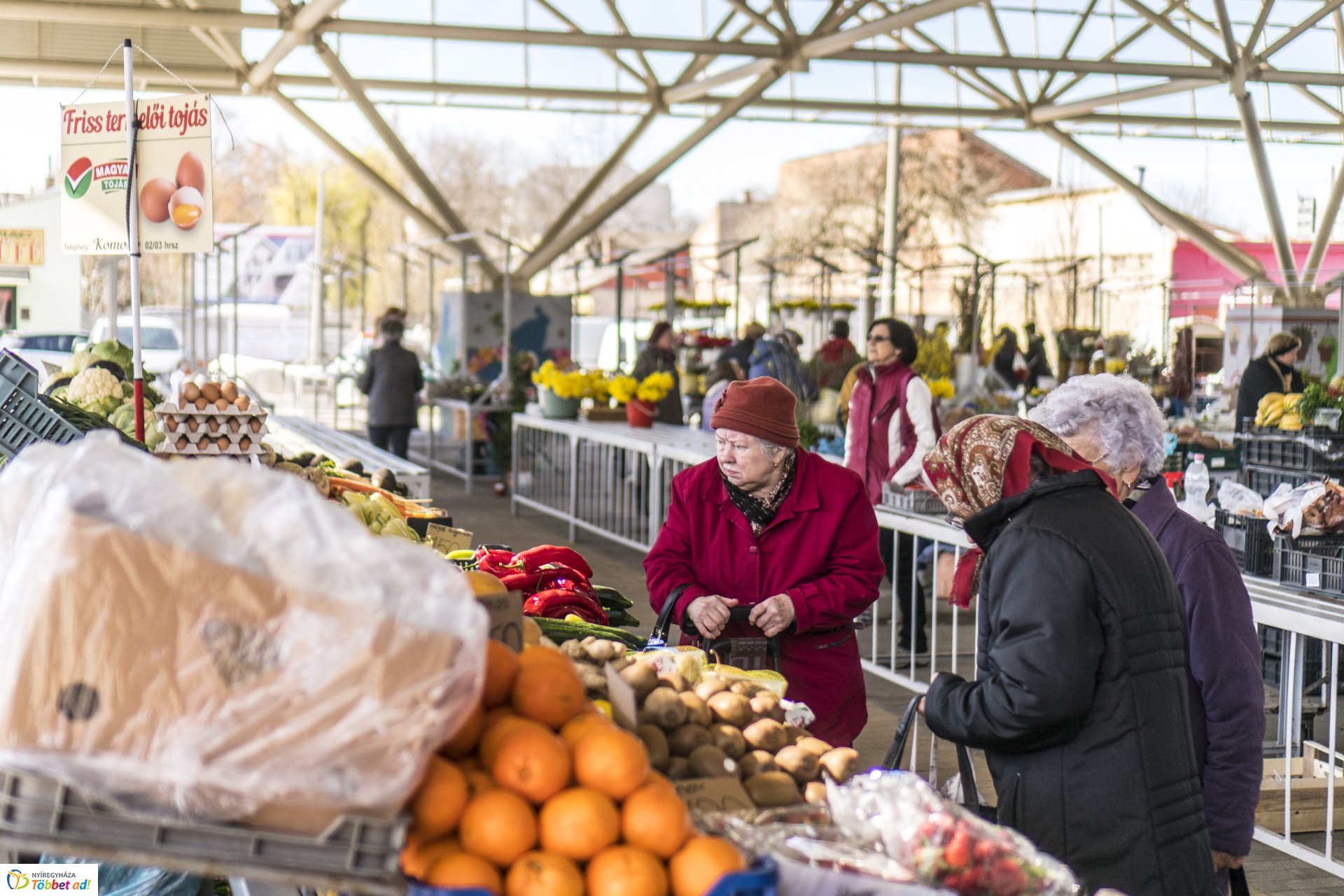 Tavaszi pillanatok a Búza téri piaccsarnokban