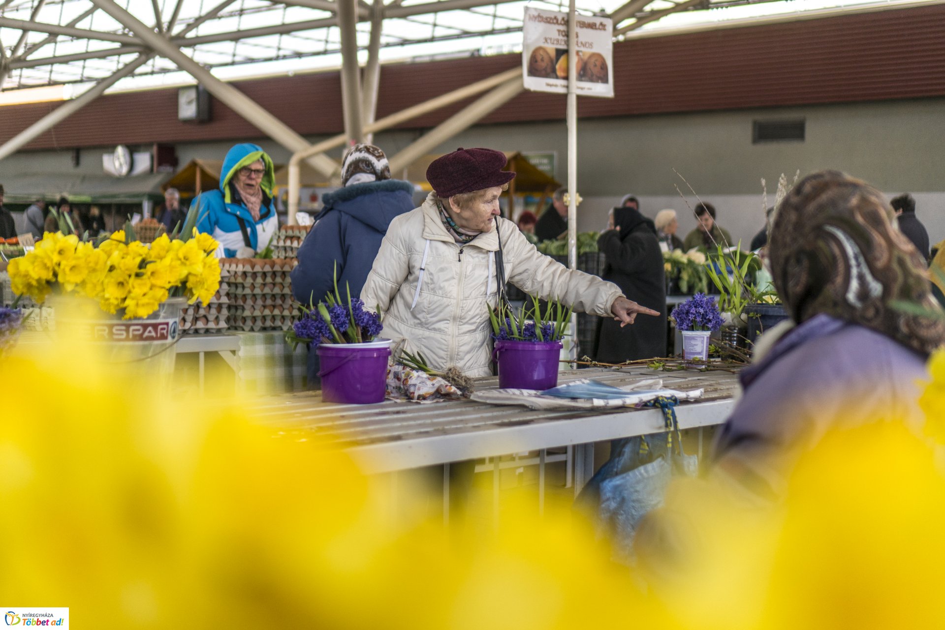 Tavaszi pillanatok a Búza téri piaccsarnokban