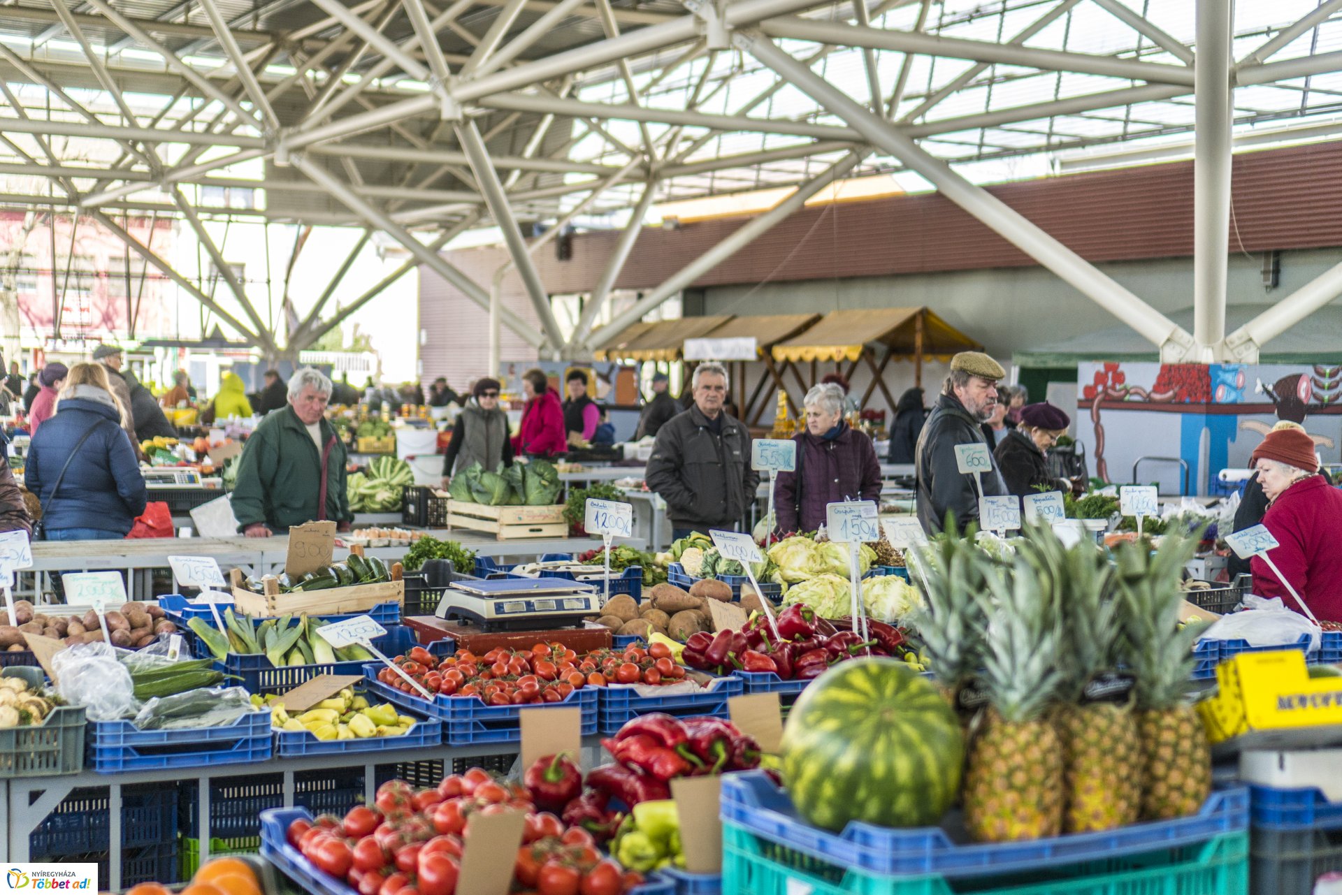 Tavaszi pillanatok a Búza téri piaccsarnokban