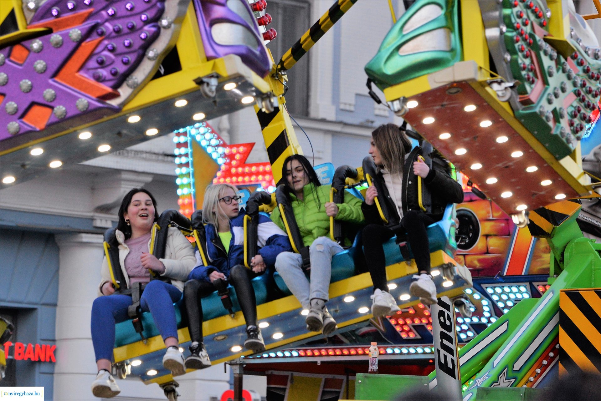 Tavaszi vásár  - Mentha Project koncert a Kossuth téren