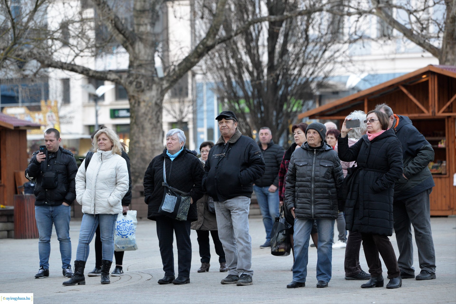 Tavaszi vásár  - Mentha Project koncert a Kossuth téren