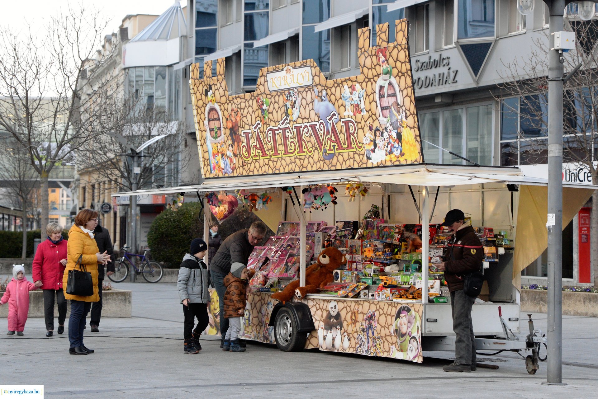 Tavaszi vásár  - Mentha Project koncert a Kossuth téren