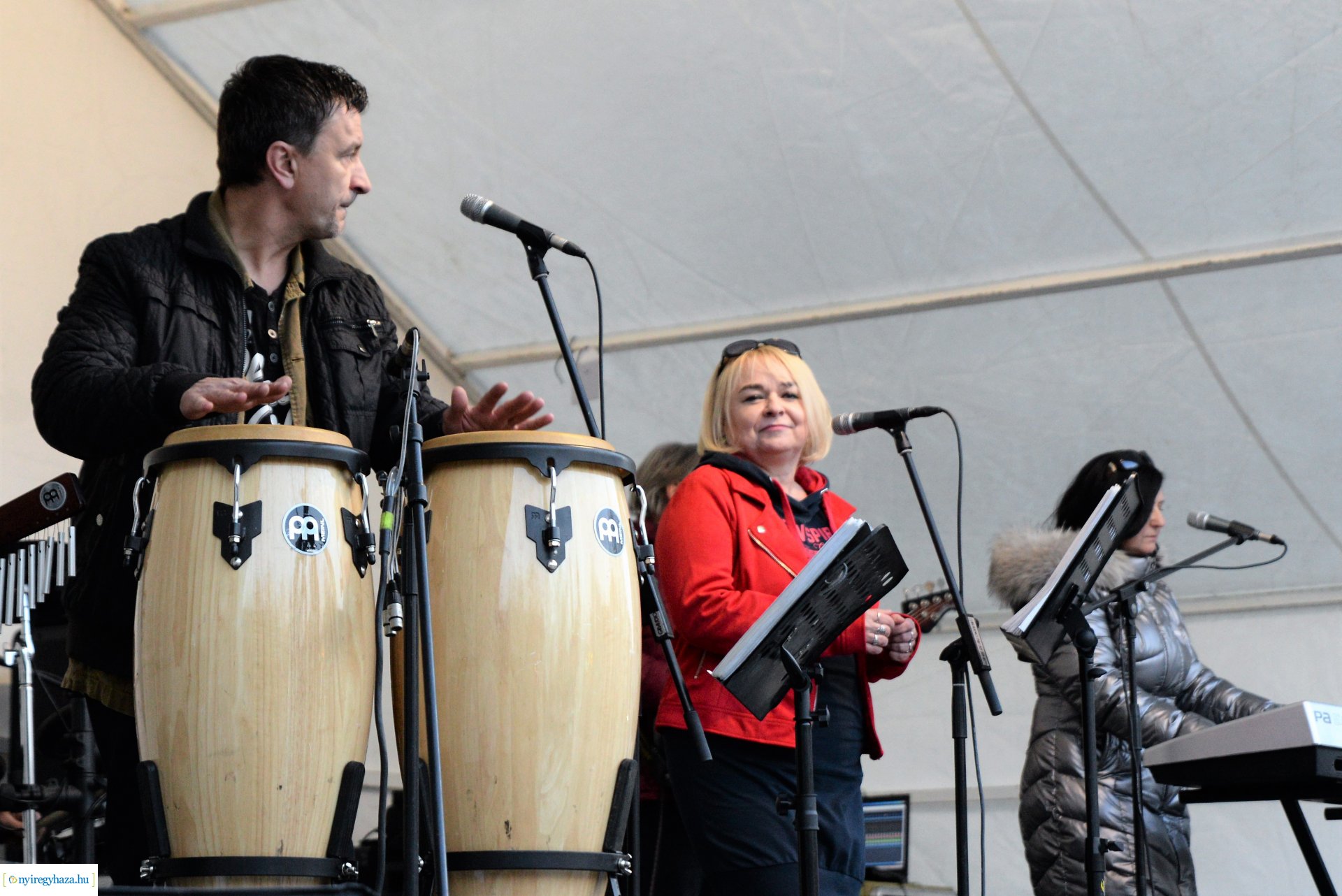 Tavaszi vásár  - Mentha Project koncert a Kossuth téren