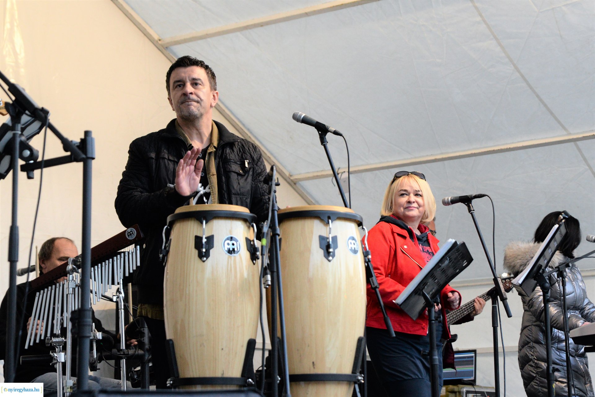 Tavaszi vásár  - Mentha Project koncert a Kossuth téren