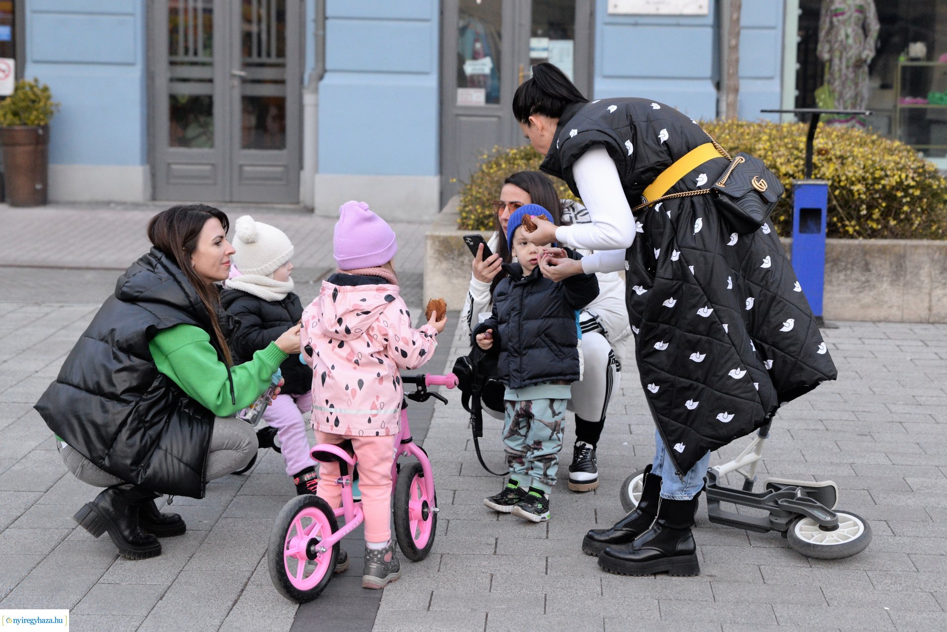 Tavaszi vásár  - Mentha Project koncert a Kossuth téren