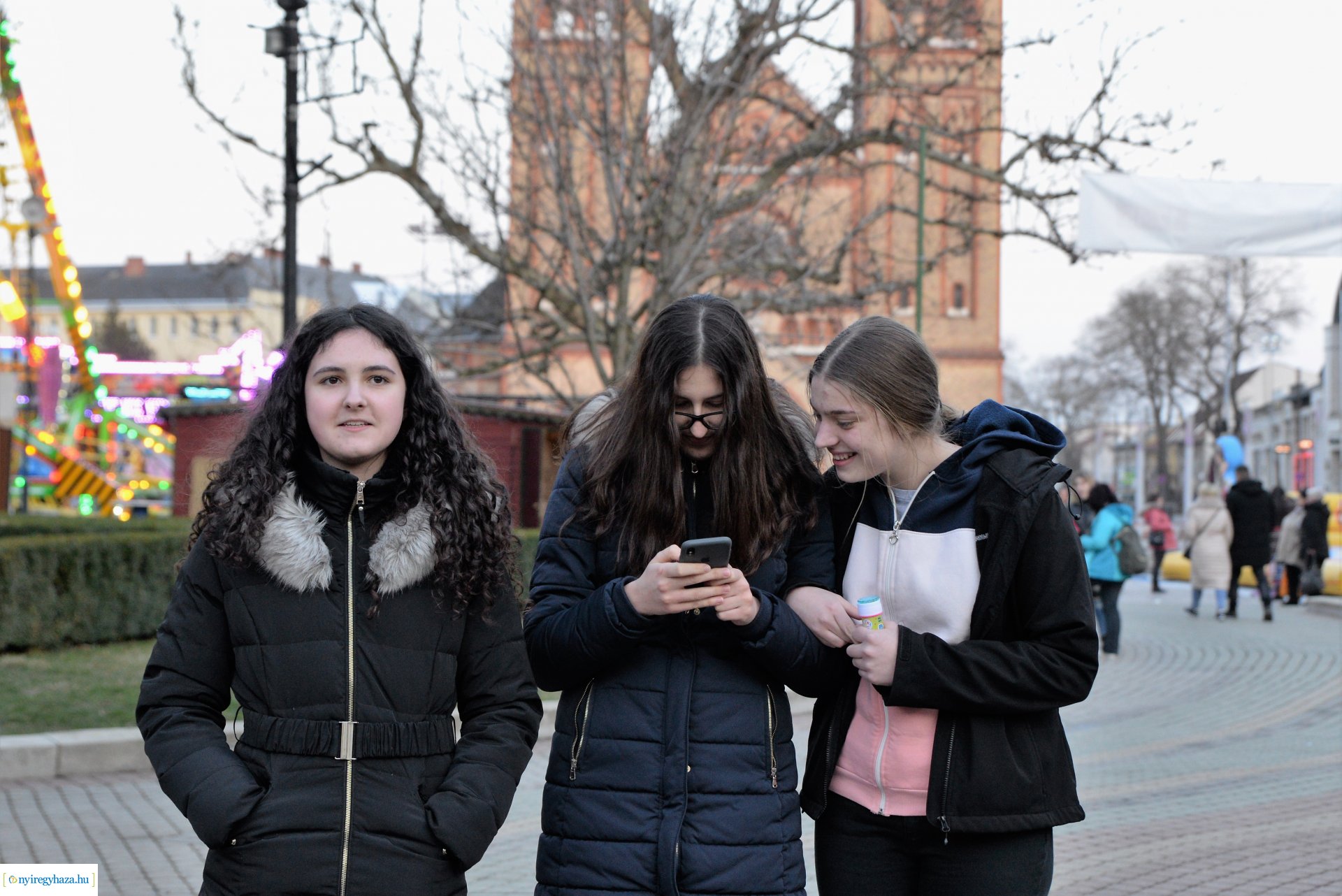 Tavaszi vásár  - Mentha Project koncert a Kossuth téren