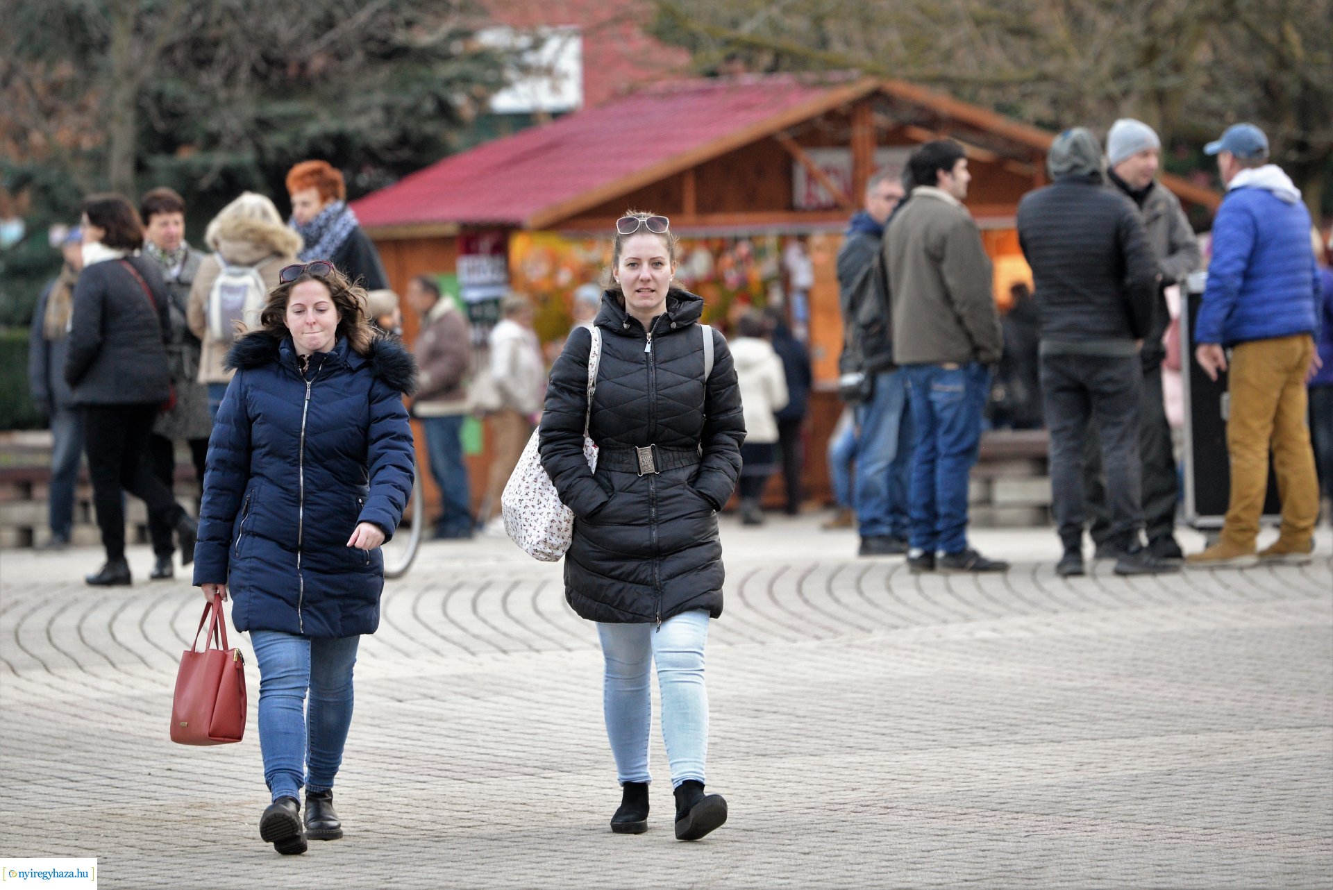 Tavaszi vásár  - Mentha Project koncert a Kossuth téren