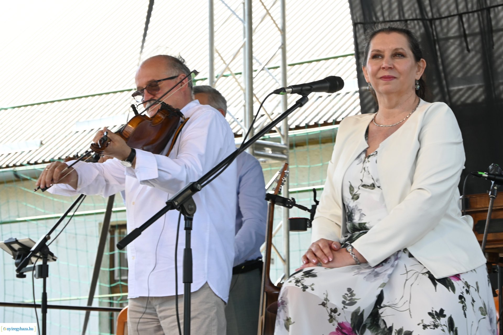Tavaszi zsibongó és Népzenei Fesztivál Sóstóhegyen 