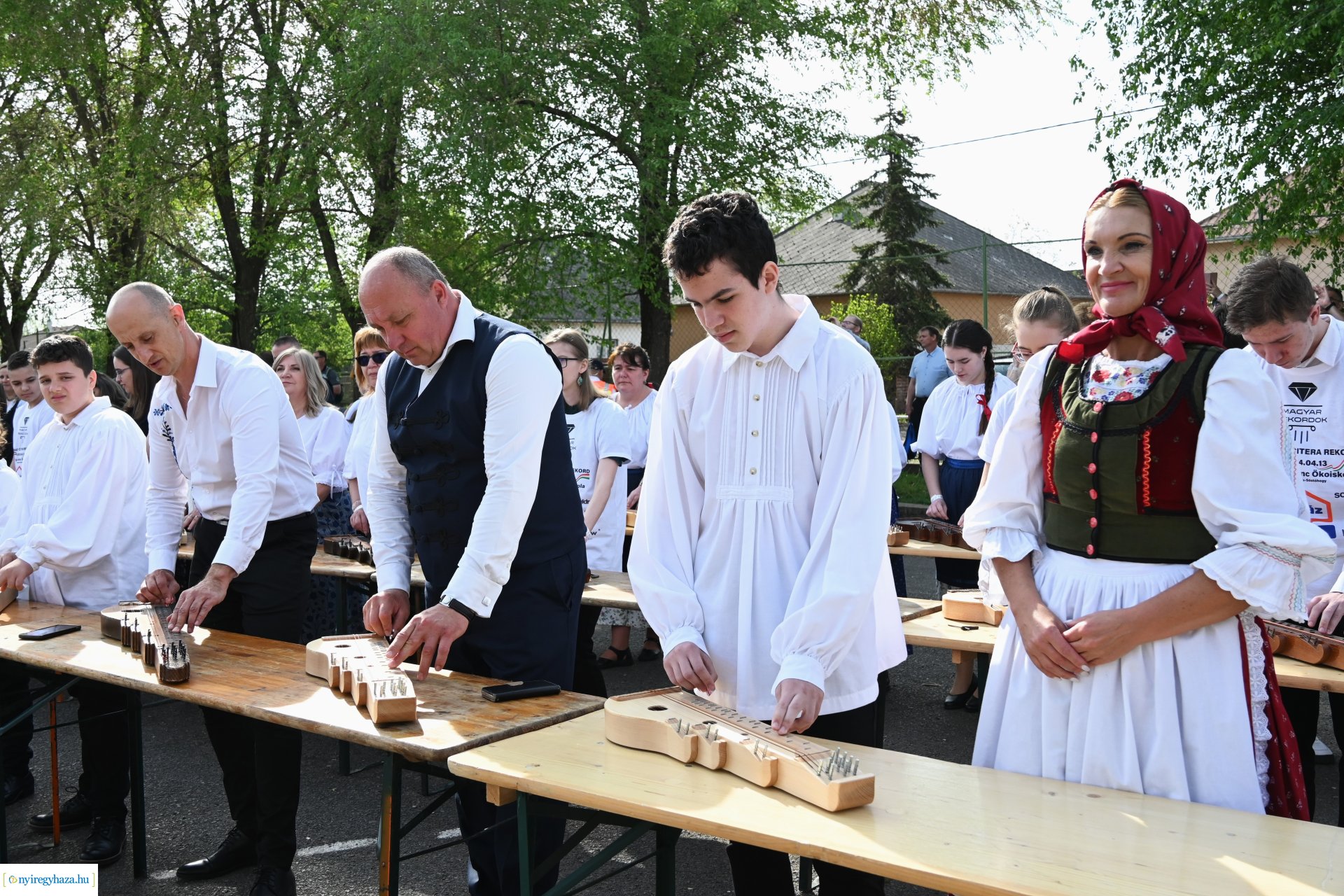Tavaszi zsibongó és Népzenei Fesztivál Sóstóhegyen 