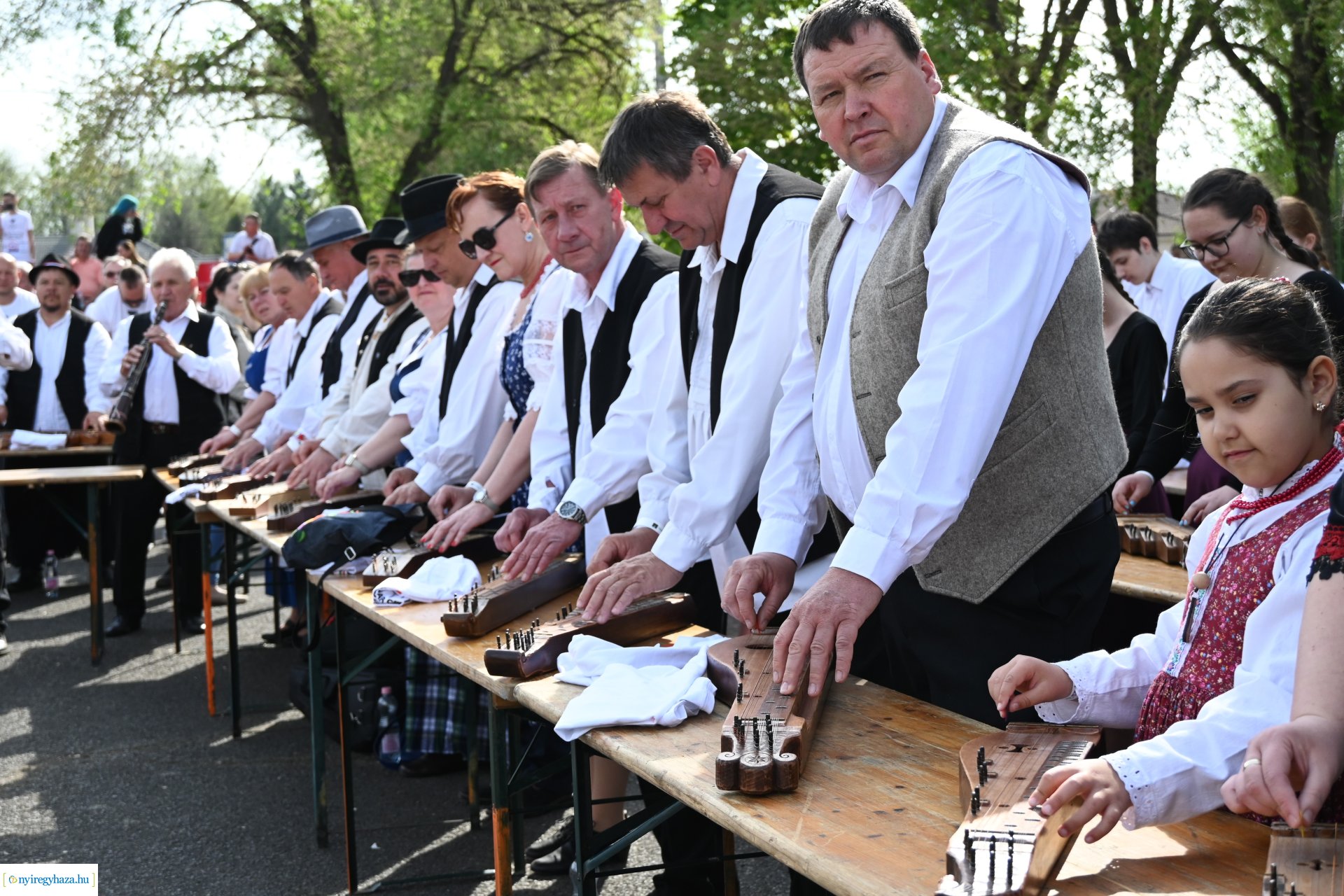 Tavaszi zsibongó és Népzenei Fesztivál Sóstóhegyen 