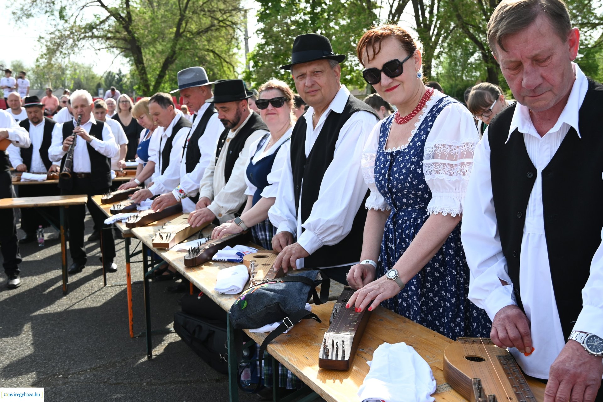 Tavaszi zsibongó és Népzenei Fesztivál Sóstóhegyen 
