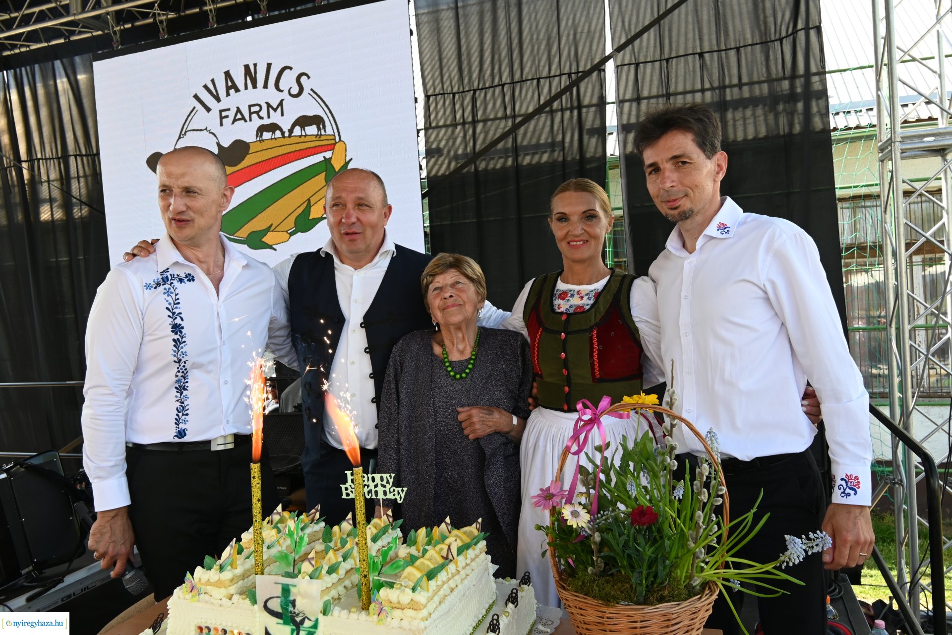 Tavaszi zsibongó és Népzenei Fesztivál Sóstóhegyen 