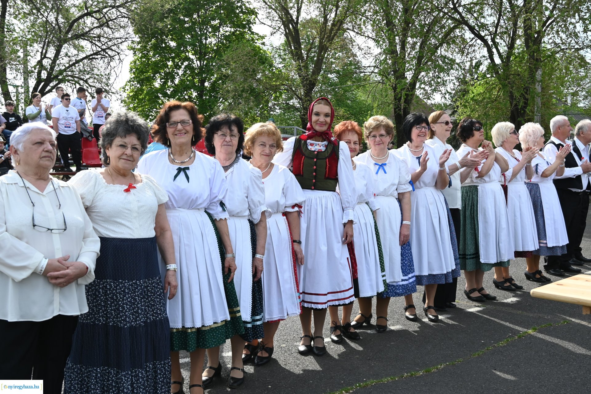 Tavaszi zsibongó és Népzenei Fesztivál Sóstóhegyen 