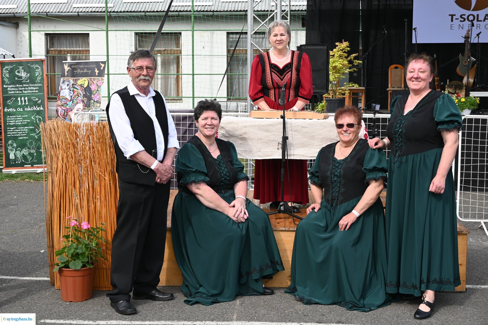 Tavaszi zsibongó és Népzenei Fesztivál Sóstóhegyen 