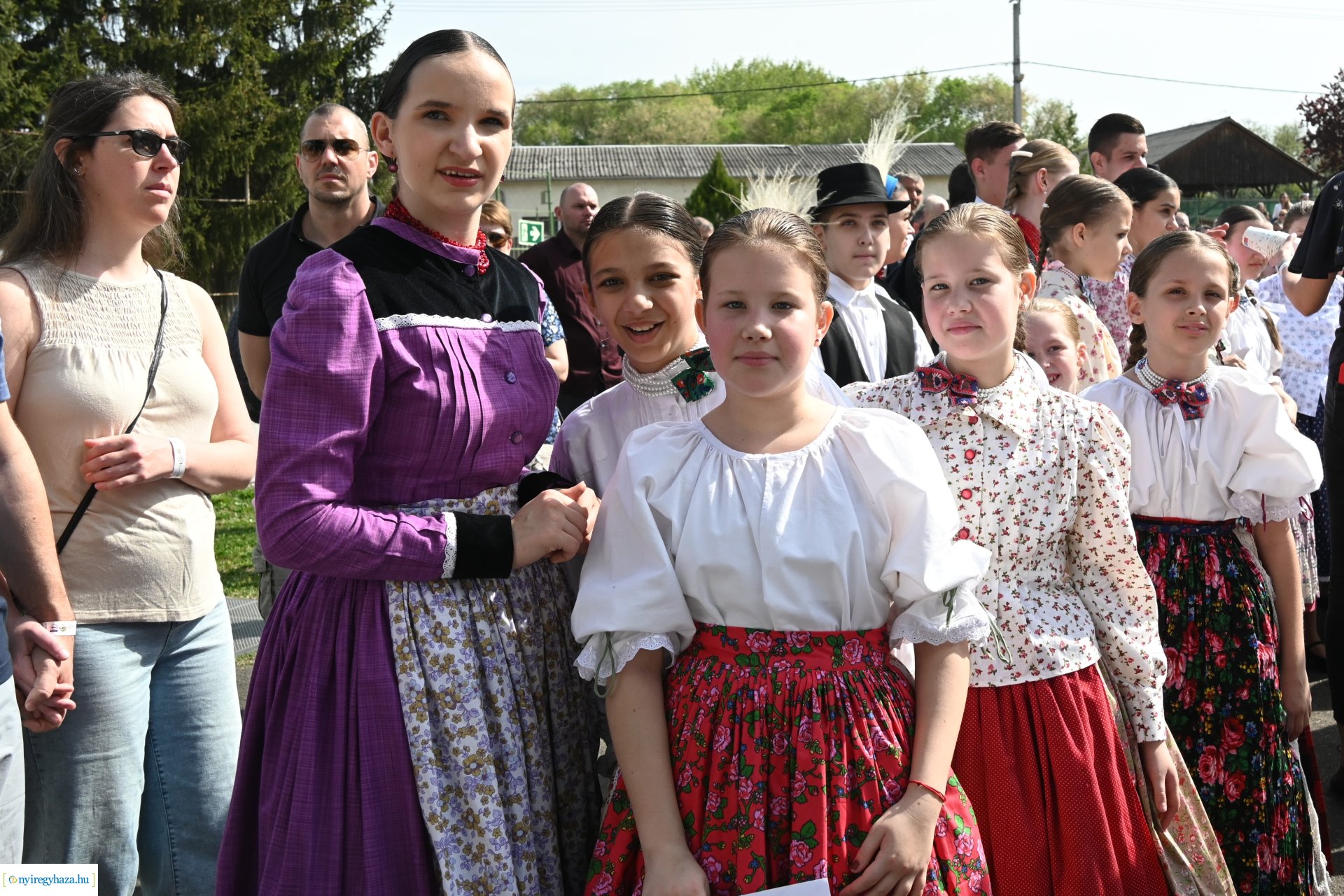 Tavaszi zsibongó és Népzenei Fesztivál Sóstóhegyen 
