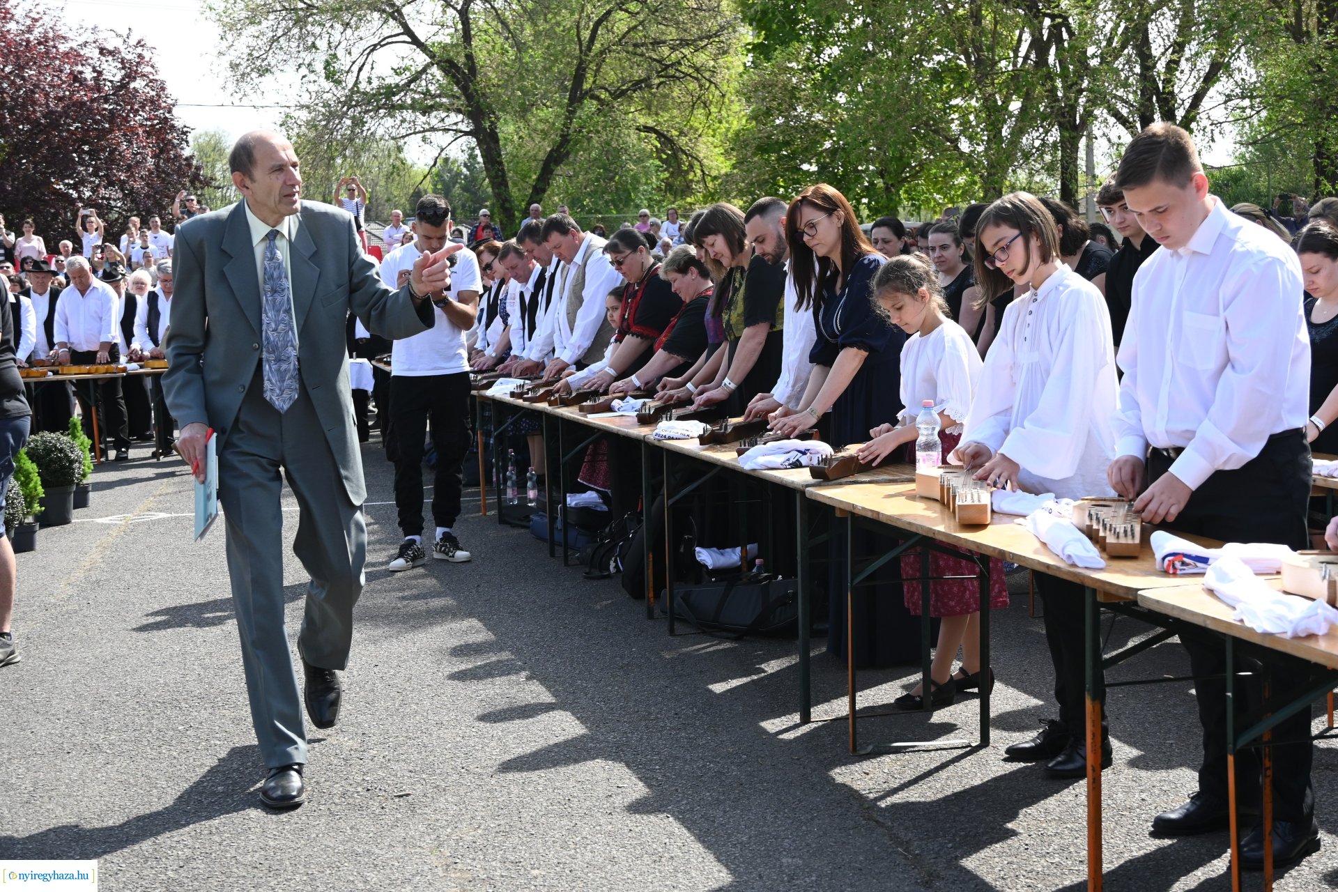 Tavaszi zsibongó és Népzenei Fesztivál Sóstóhegyen 