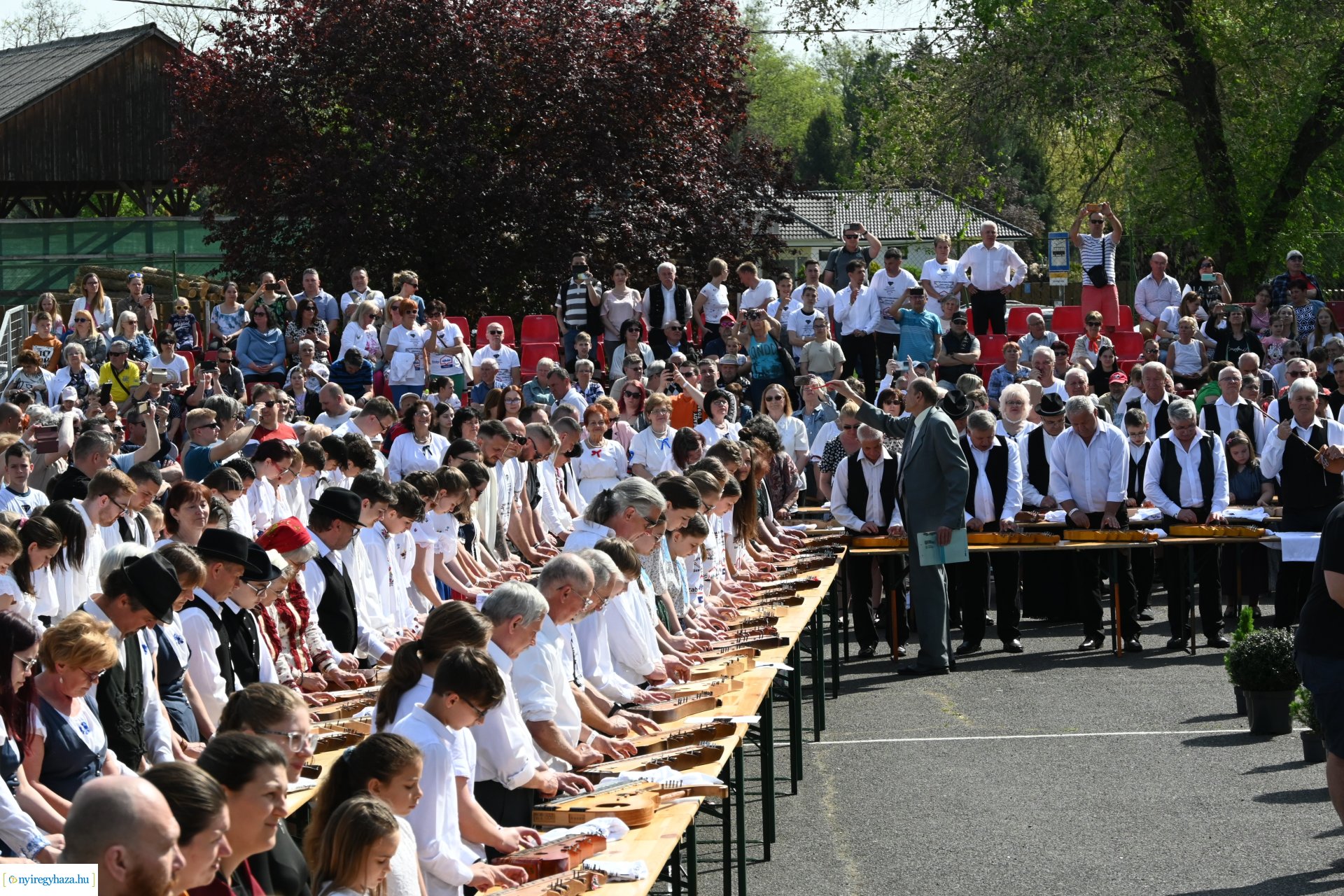 Tavaszi zsibongó és Népzenei Fesztivál Sóstóhegyen 