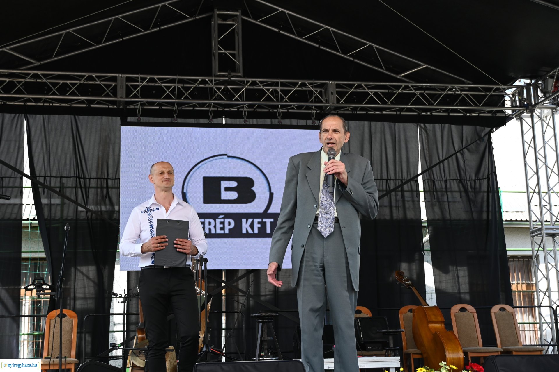 Tavaszi zsibongó és Népzenei Fesztivál Sóstóhegyen 