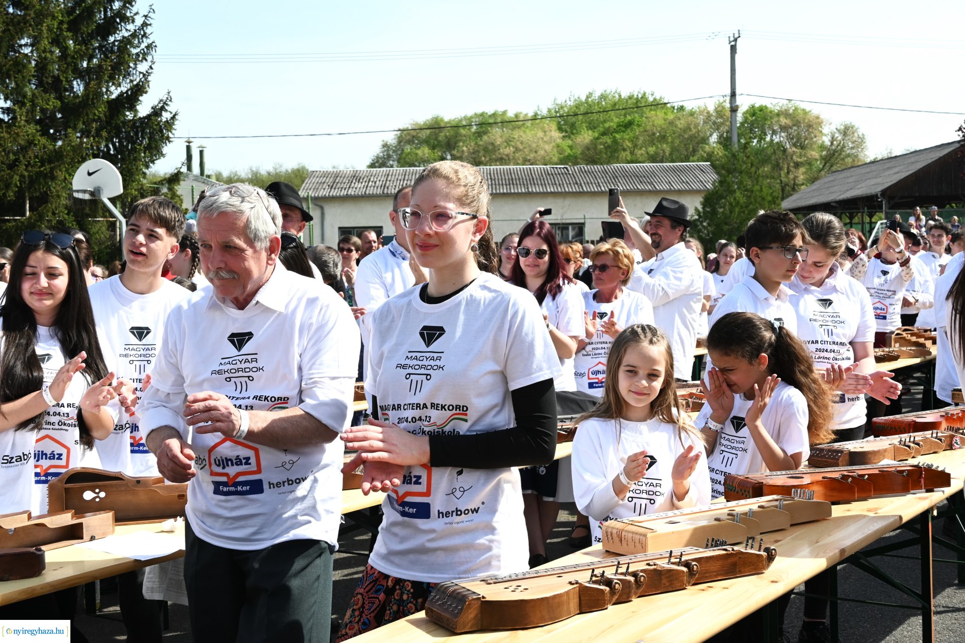 Tavaszi zsibongó és Népzenei Fesztivál Sóstóhegyen 