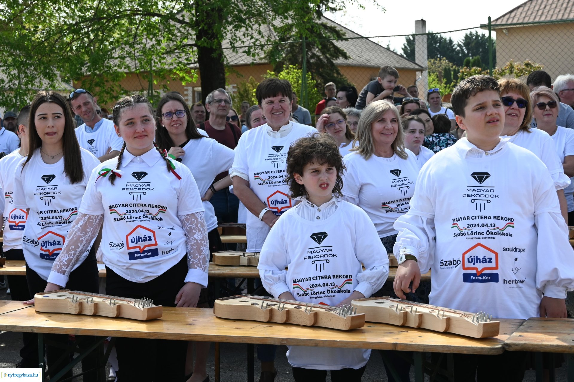 Tavaszi zsibongó és Népzenei Fesztivál Sóstóhegyen 