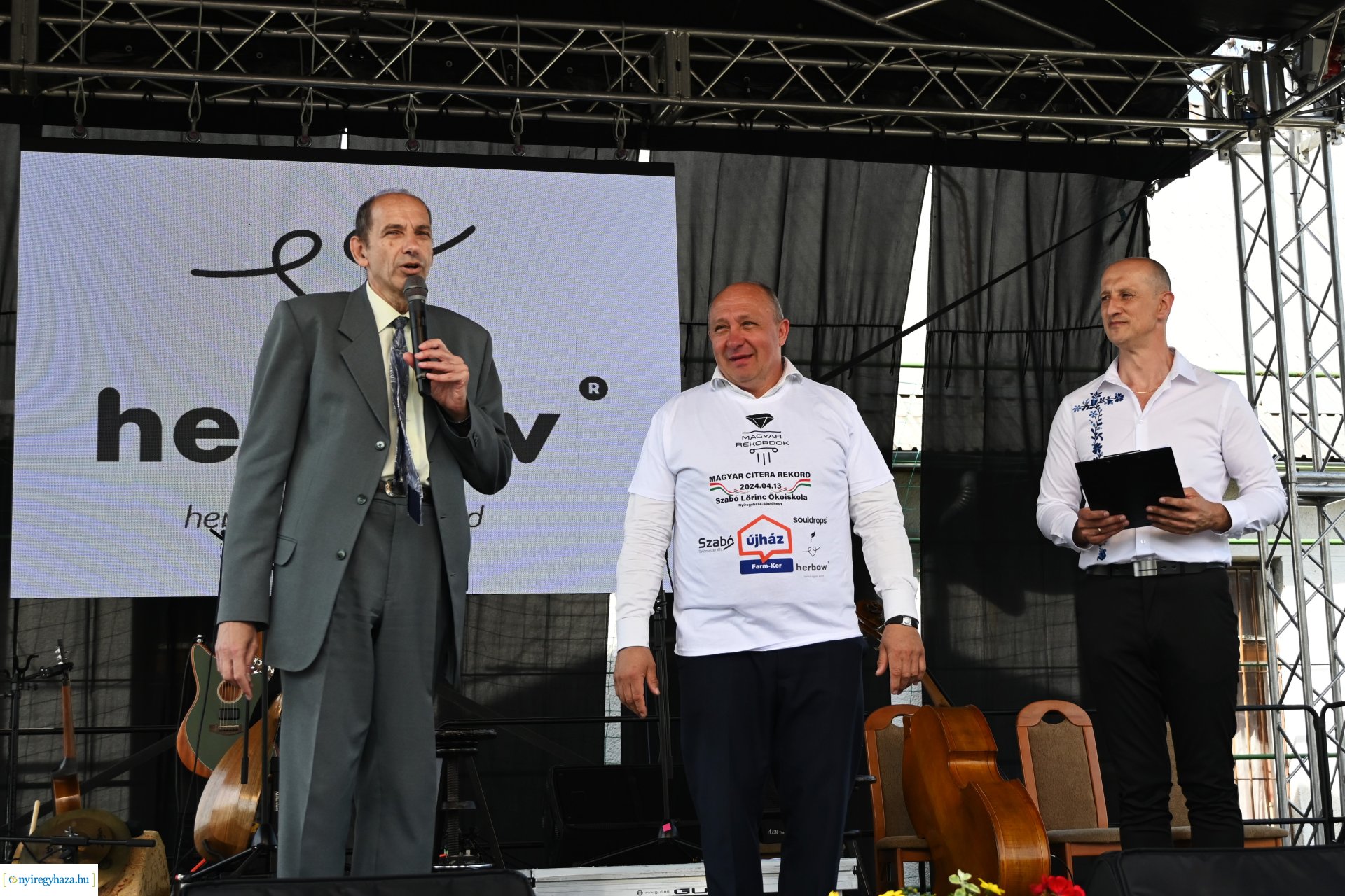 Tavaszi zsibongó és Népzenei Fesztivál Sóstóhegyen 