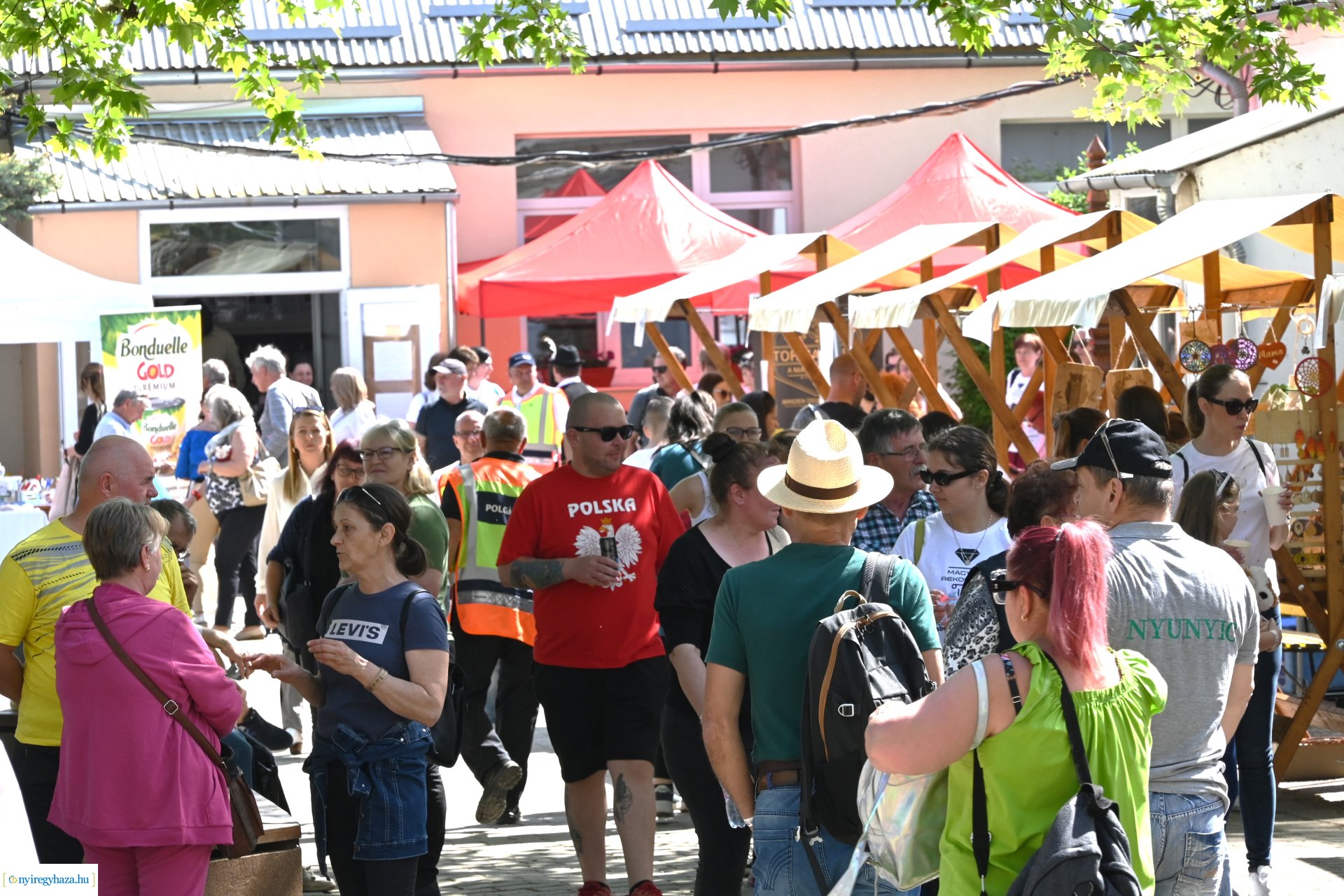 Tavaszi zsibongó és Népzenei Fesztivál Sóstóhegyen 