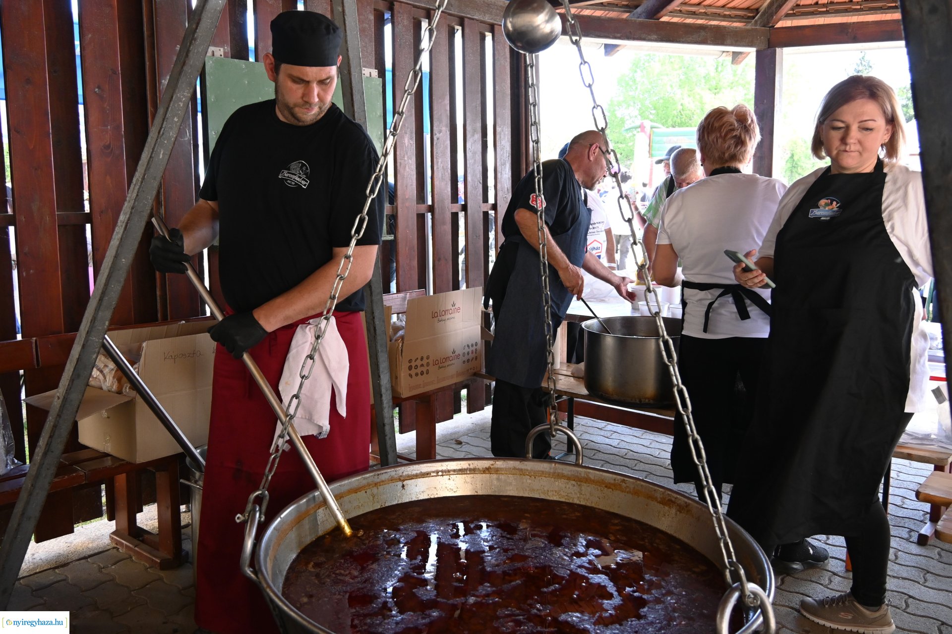 Tavaszi zsibongó és Népzenei Fesztivál Sóstóhegyen 
