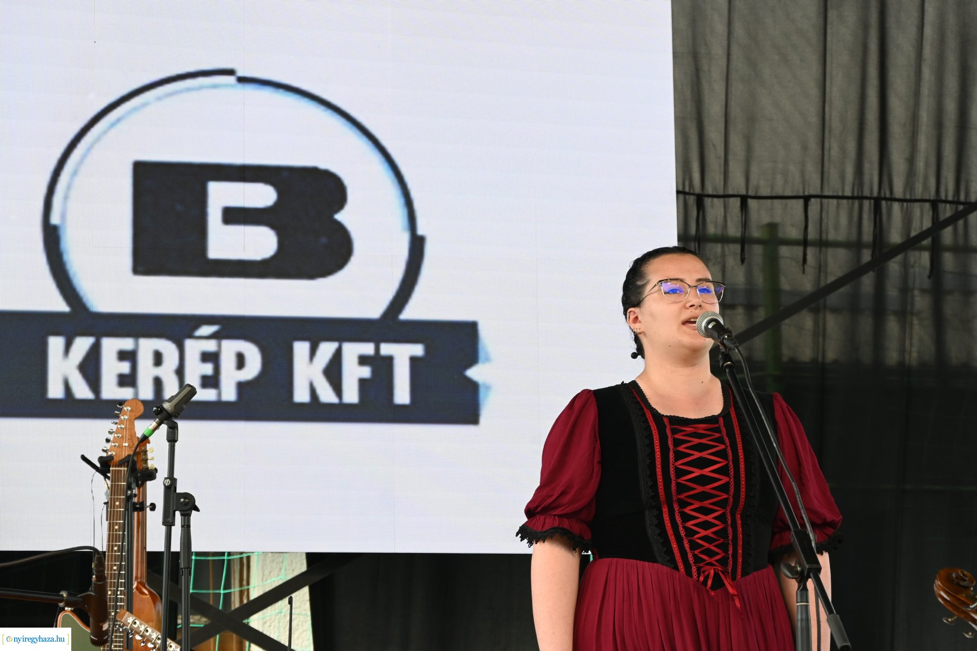 Tavaszi zsibongó és Népzenei Fesztivál Sóstóhegyen 