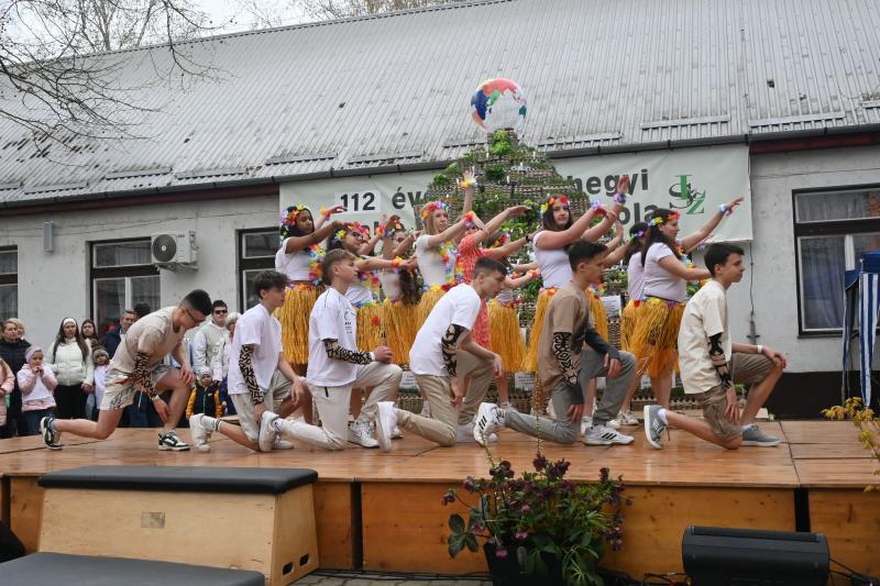 Tavaszi Zsibongó-Ökovásar és Zöld Piramis díjátadó a Szabó Lőrinc Tagintézményben