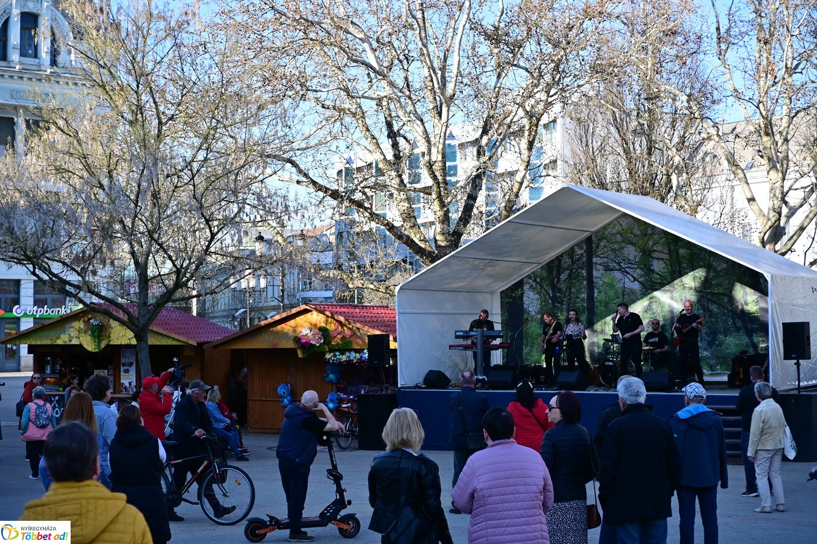 Tavaszi zsongás a belvárosban - 2025