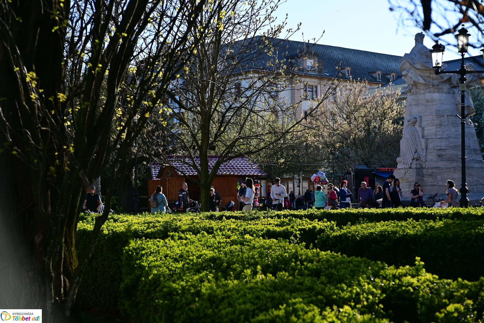 Tavaszi zsongás a belvárosban - 2025