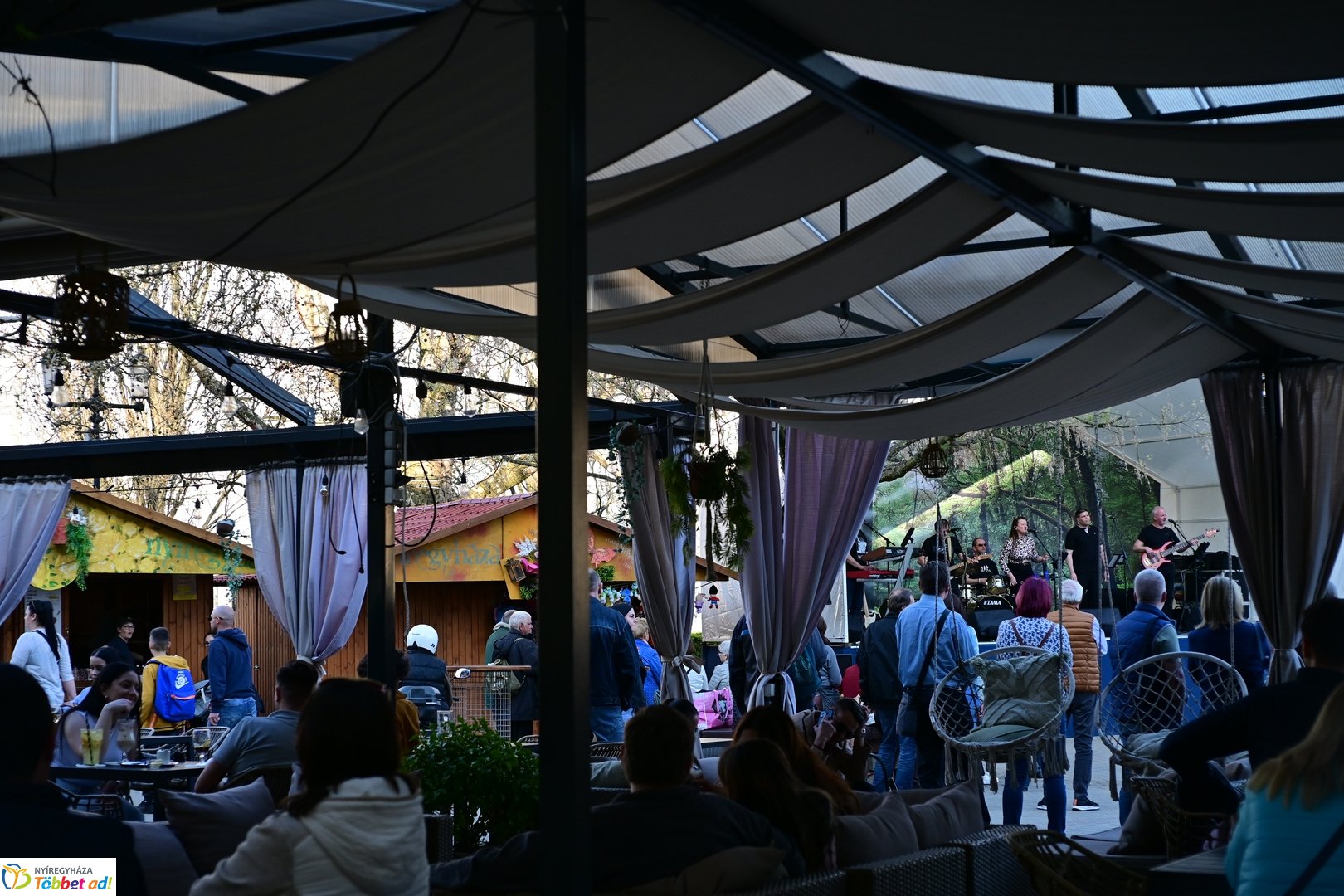 Tavaszi zsongás a belvárosban - 2025