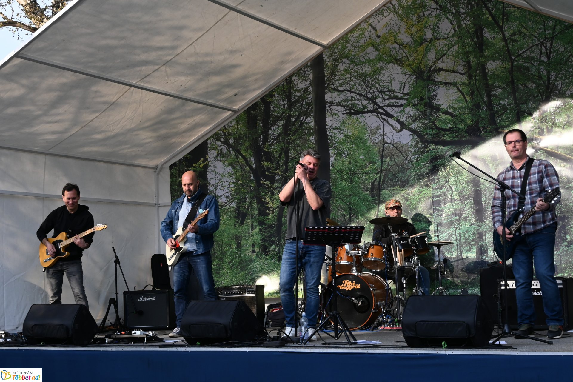 Tavaszi Zsongás a Kossuth téren - Tibi a hegyről koncert 