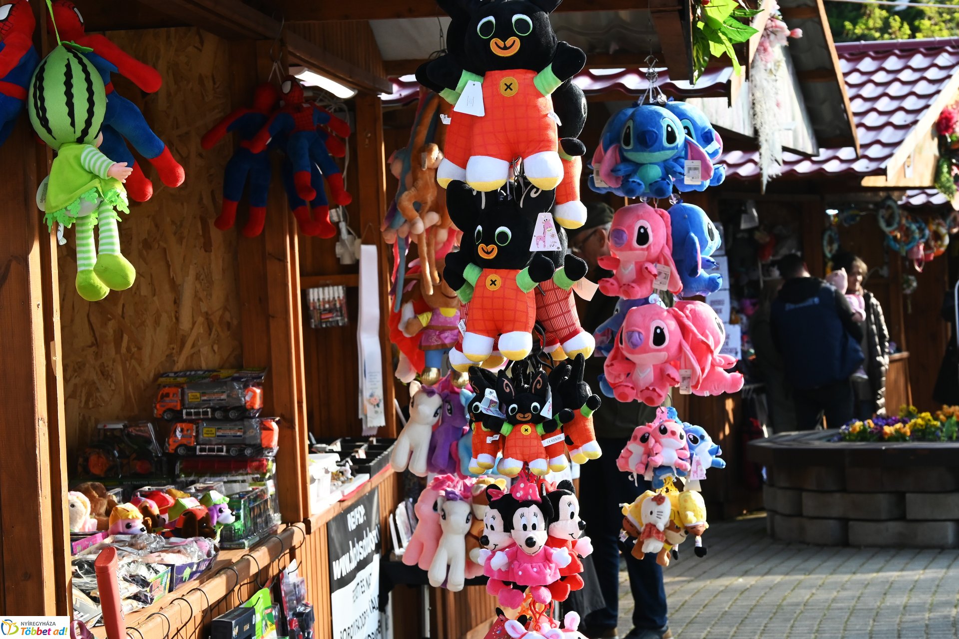 Tavaszi Zsongás a Kossuth téren - Tibi a hegyről koncert 