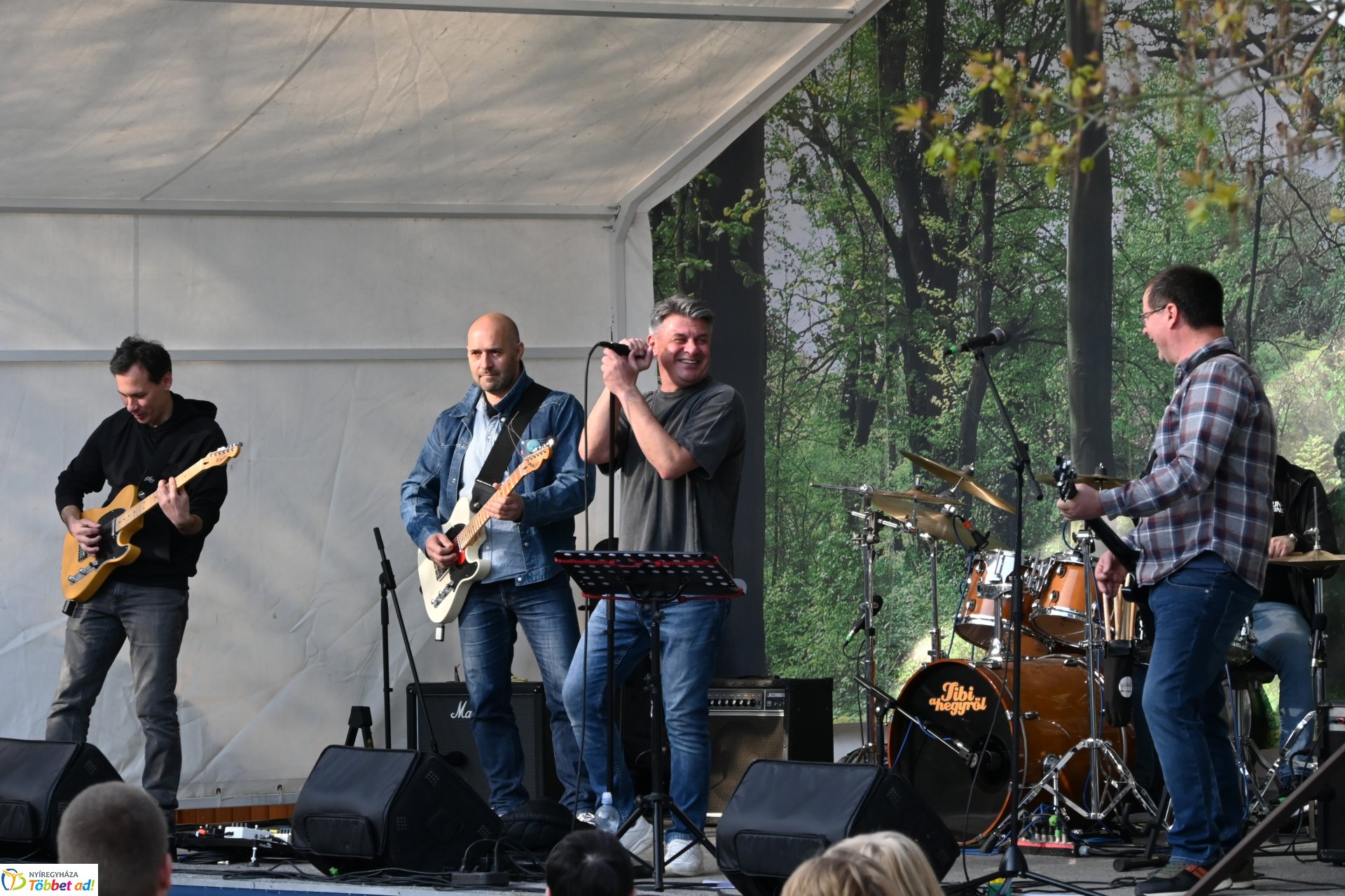 Tavaszi Zsongás a Kossuth téren - Tibi a hegyről koncert 