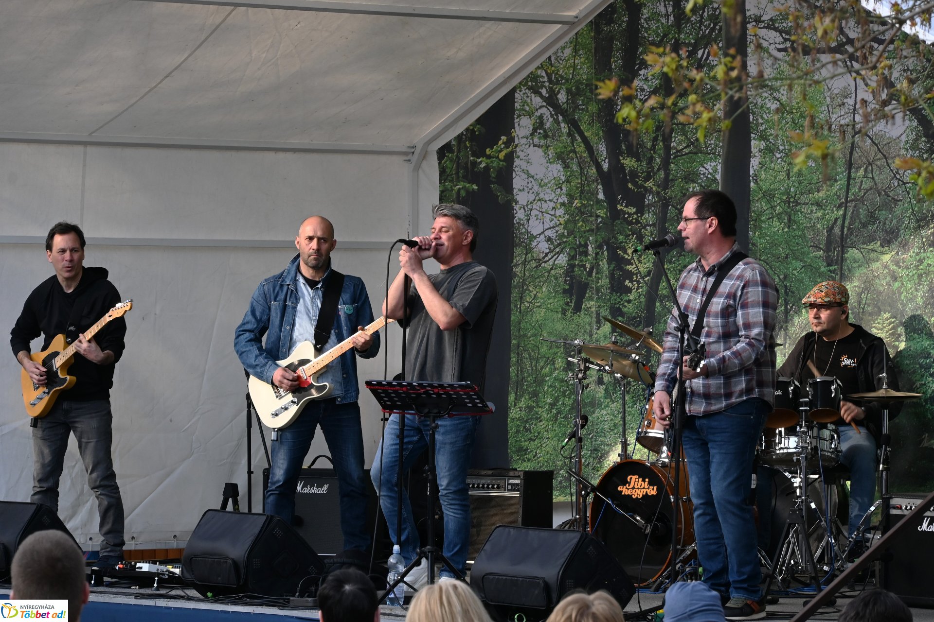 Tavaszi Zsongás a Kossuth téren - Tibi a hegyről koncert 