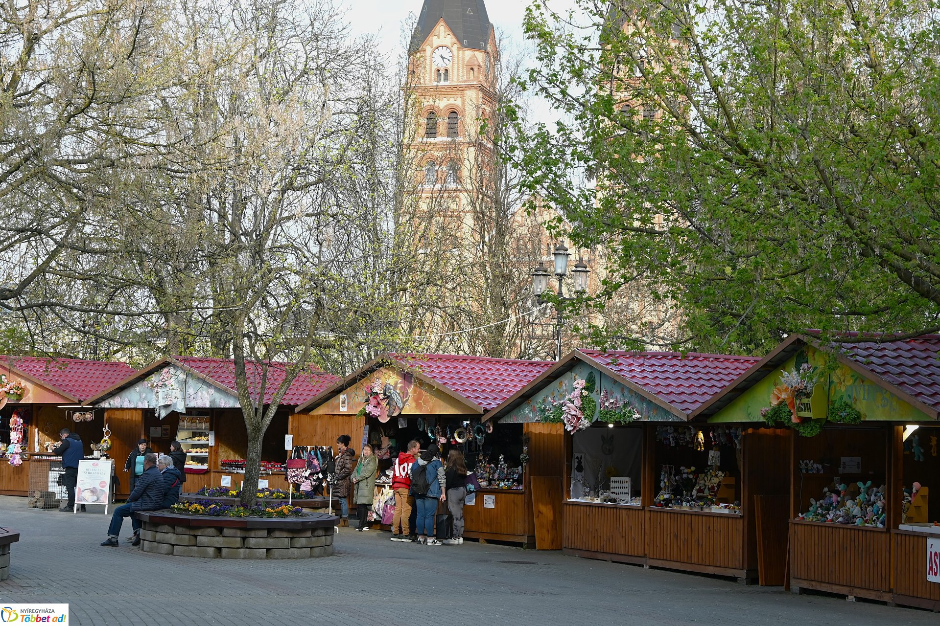 Tavaszi Zsongás a Kossuth téren - Tibi a hegyről koncert 
