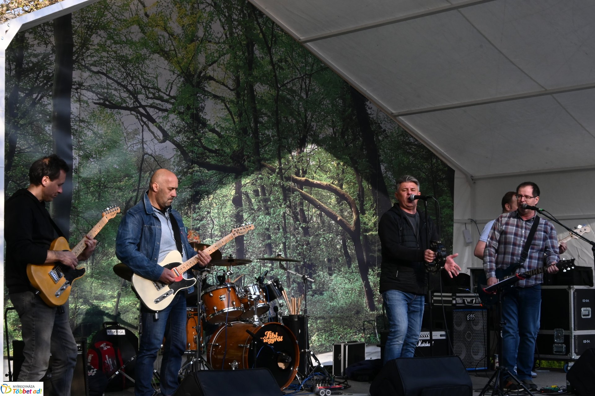 Tavaszi Zsongás a Kossuth téren - Tibi a hegyről koncert 