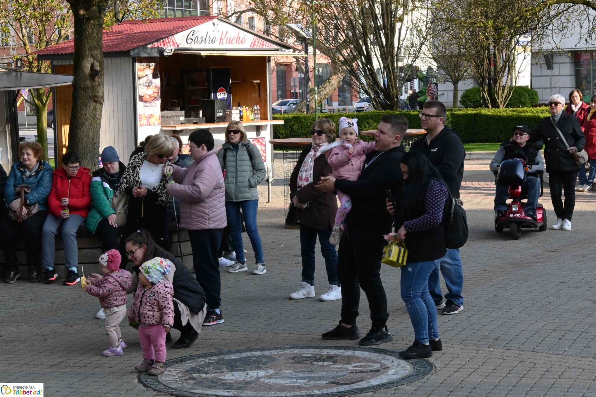 Tavaszi Zsongás a Kossuth téren - Tibi a hegyről koncert 