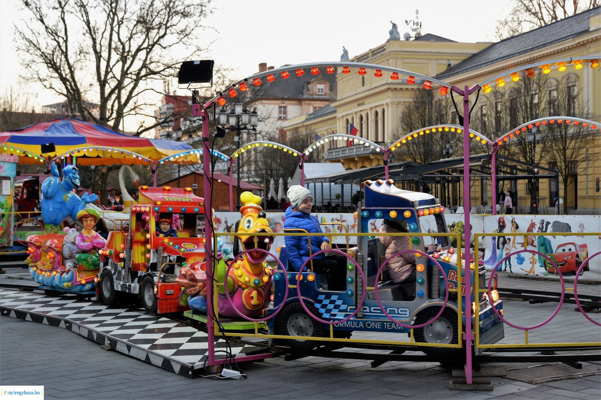 Tavaszi zsongás - Varga Miklós fellépése Nyíregyháza belvárosában