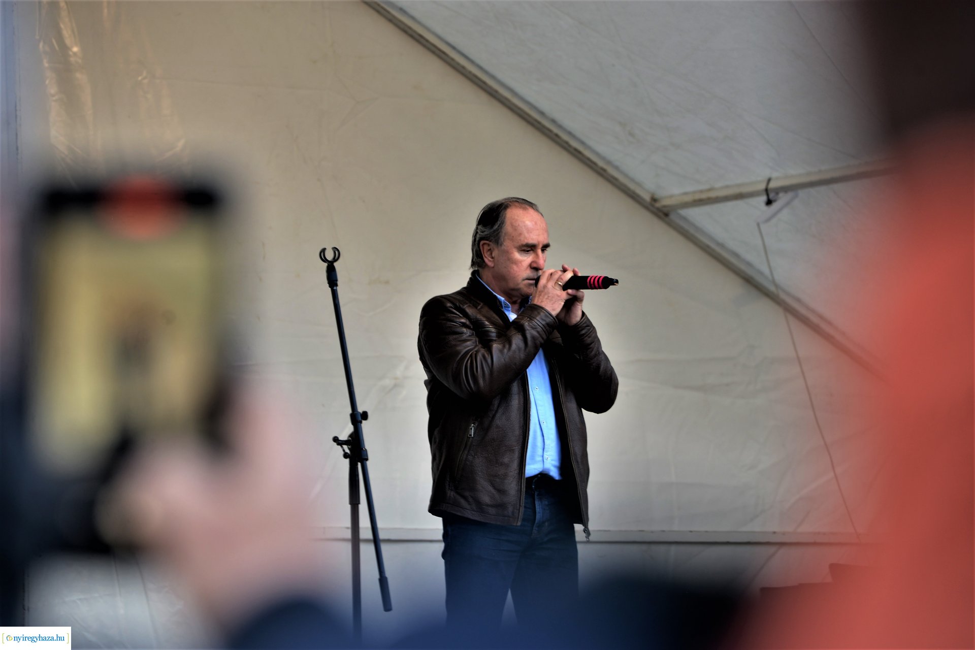 Tavaszi zsongás - Varga Miklós fellépése Nyíregyháza belvárosában