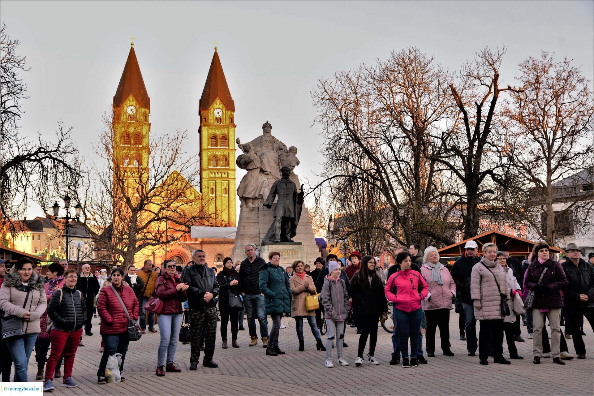 Tavaszi zsongás - Varga Miklós fellépése Nyíregyháza belvárosában